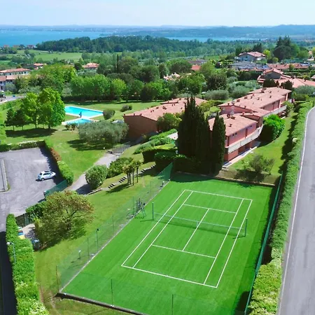 Amazing View With Two Swimming Pools Near Appartement Soiano Del Lago